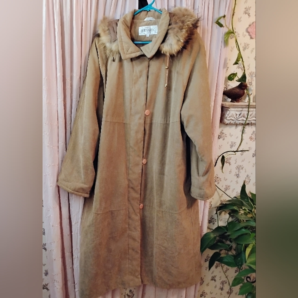 Women's XL Long Coat With Raccoon Hood